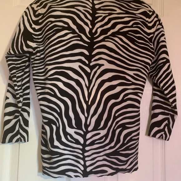 Lightweight Animal Print Sweatee - Picture 5 of 7
